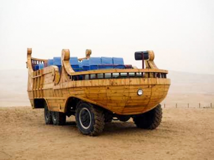 沙漠冲浪车